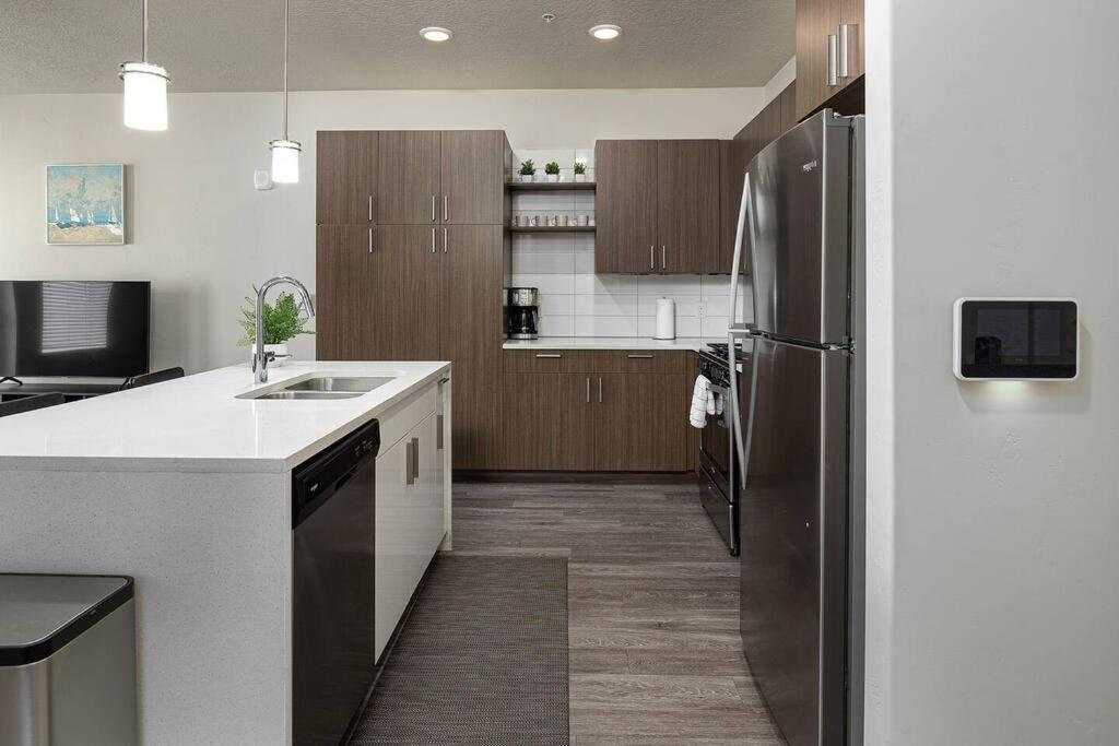 Modern 1B Downtown Slc With Wfh Setup, Gym, Fast Wi-Fi, Pool Lägenhet Salt Lake City Exteriör bild