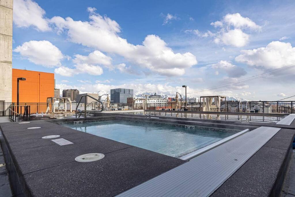 Modern 1B Downtown Slc With Wfh Setup, Gym, Fast Wi-Fi, Pool Lägenhet Salt Lake City Exteriör bild